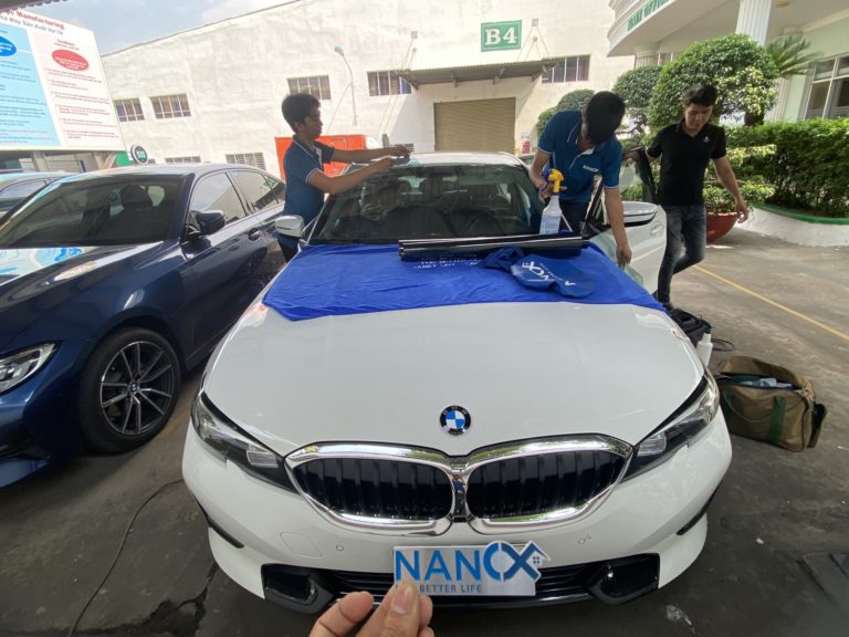 Thi công dán phim cách nhiệt ô tô